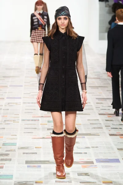 Look 11